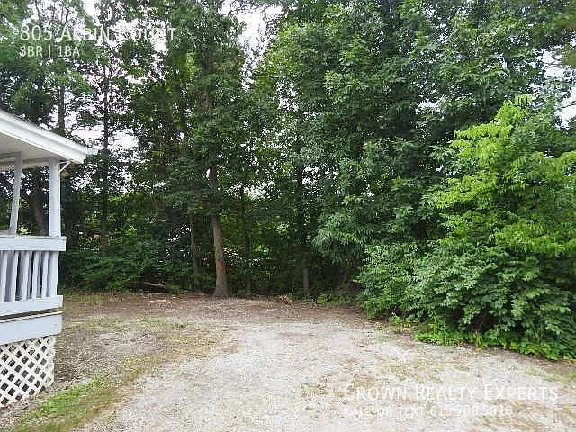 805 Albin Ct — Photo 3