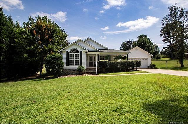 1st image of 138 Pinkney Ln