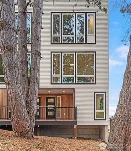 536 W Barrett Street, Seattle, WA, 98109