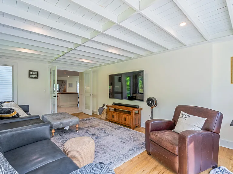 96 Lake Ave — Photo 17