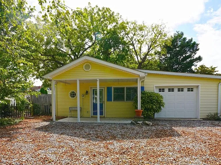 116A Manila Ave — Photo 1