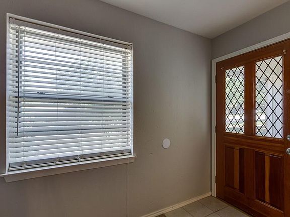5th image of 701 Johns Dr