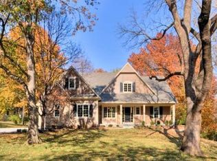 2804 W 97th Trl, Leawood, KS 66206