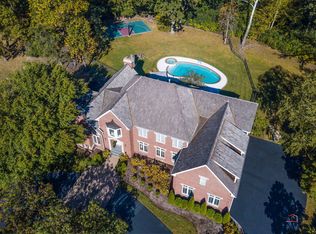 180 S Suffolk Ln, Lake Forest, IL 60045