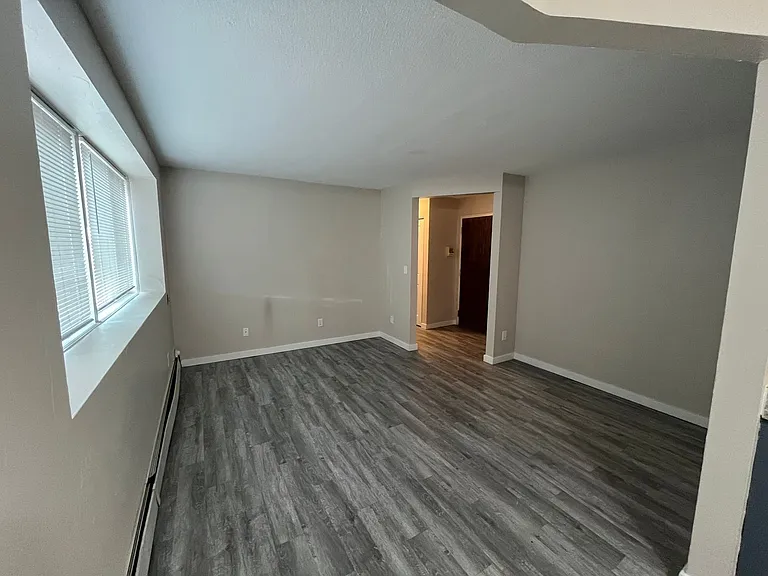 2725 Pleasant Ave — Photo 3
