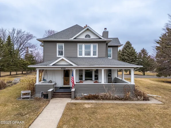 228 Western Ave, Gilby, ND 58235