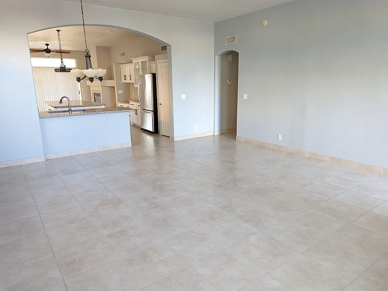 2075 W Riverside St — Photo 6