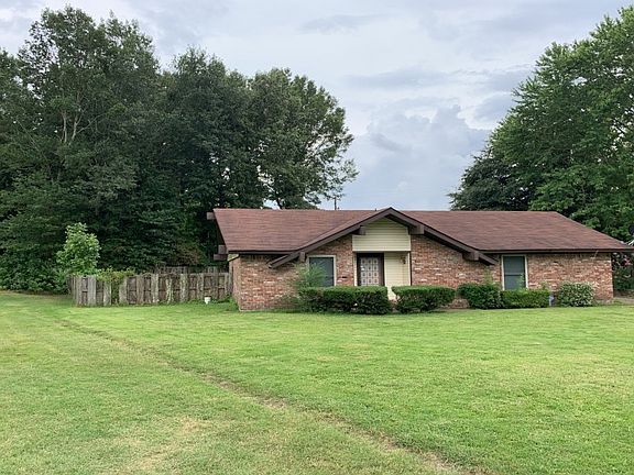 3rd image of 6 Lakewood Ln