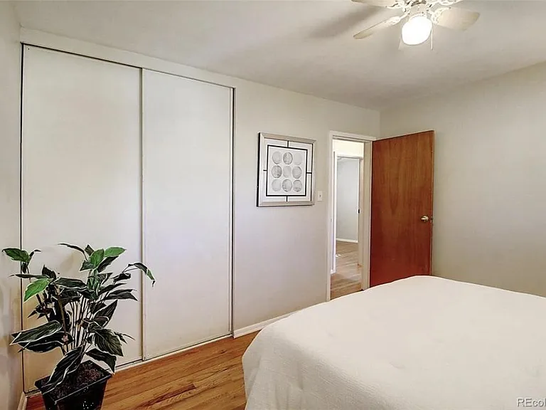 1385 Salem St — Photo 5