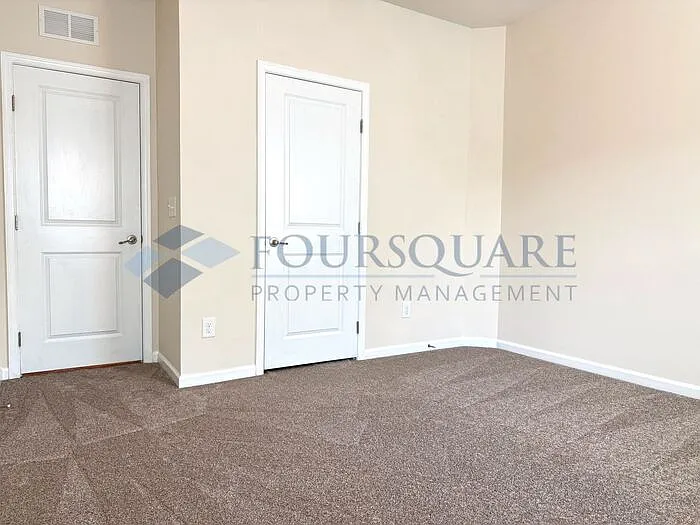 1016 Hildebran Ln — Photo 43