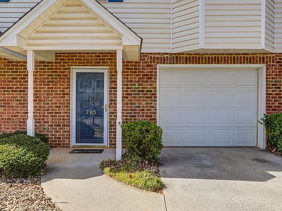 3rd image of 705 Wyndhurst Dr