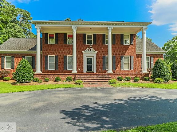 2nd image of 600 Dellwood Pl