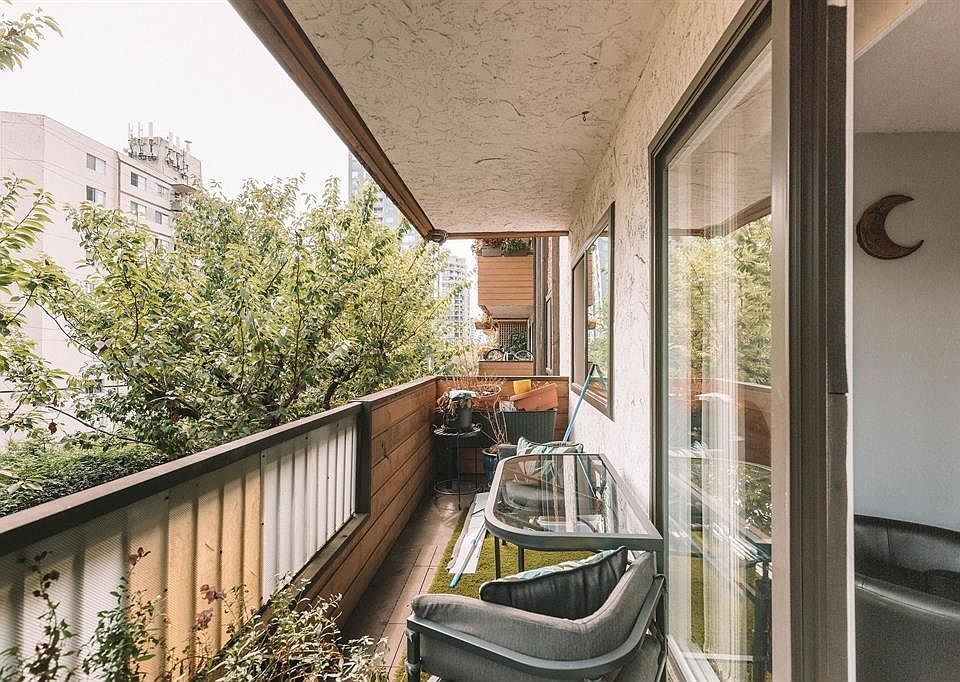 1st image of 410 Agnes St #206