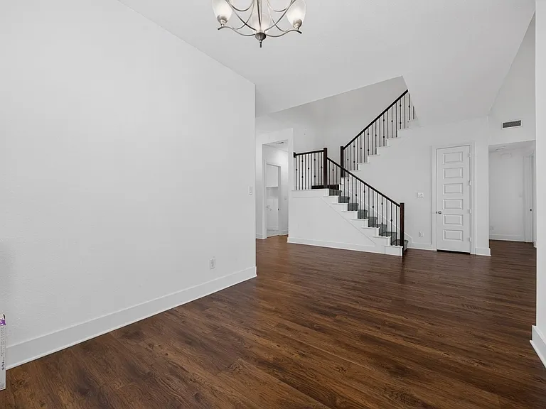 1104 Saratoga Rd — Photo 14