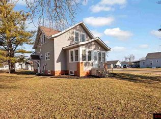 425 E 6th St, Blue Earth, MN 56013