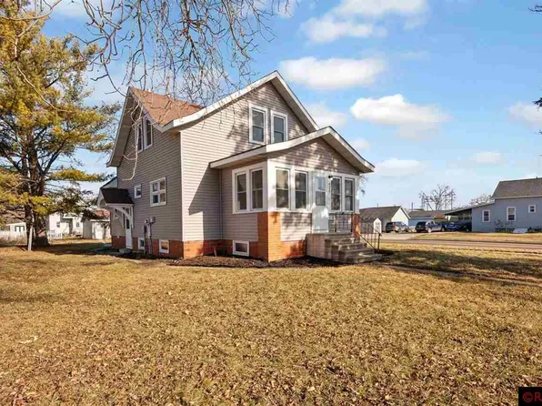 425 E 6th St, Blue Earth, MN 56013