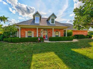 13 NW Burr Oak Dr, Medicine Park, OK 73507