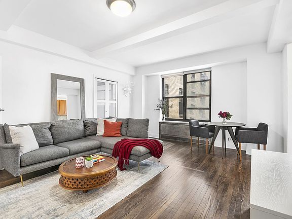 4th image of 101 7th Ave #9C