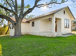 325 E St, Kerrville, TX 78028