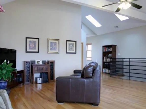 3246 W Warren Blvd, Chicago, IL 60624