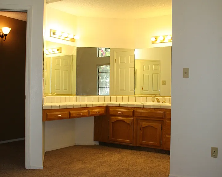 13004 Hillary Way — Photo 11