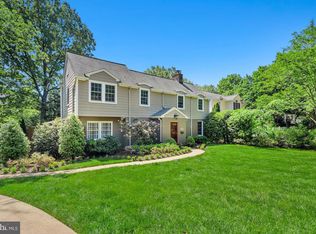 4106 Lorcom Ln, Arlington, VA 22207