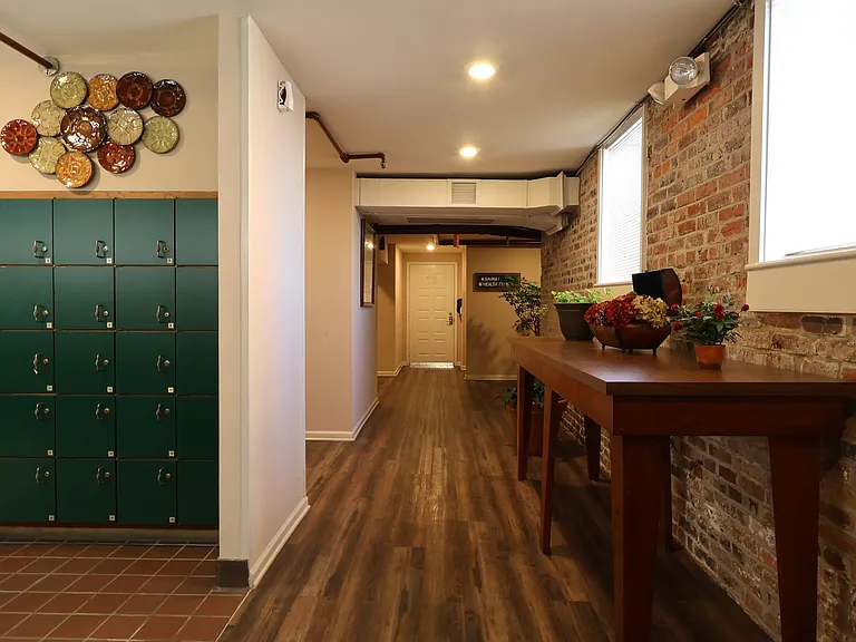 Lofts at Greensborough Court — Photo 2