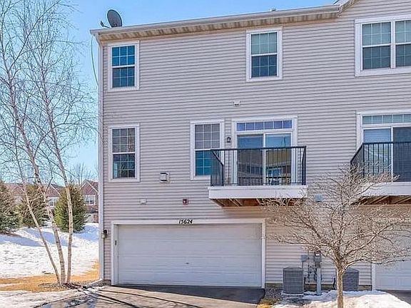 3rd image of 15624 Lilac Dr