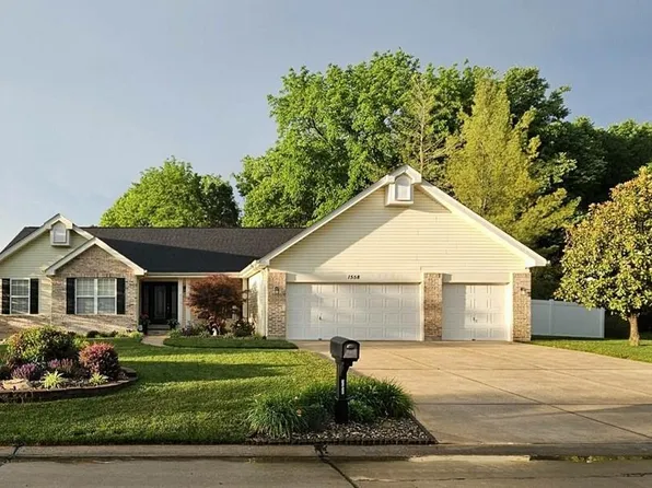 1558 Prospect Lakes Dr, Wentzville, MO 63385