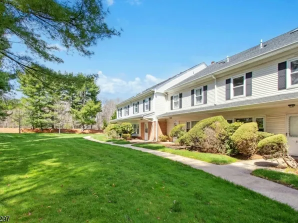33 Wareham Village, Scotch Plains Twp., NJ 07076