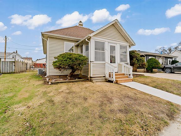 5th image of 411 Swayze St