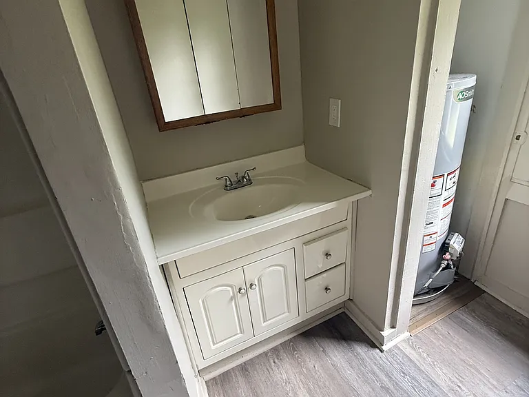 1050 Jackson Blvd — Photo 16