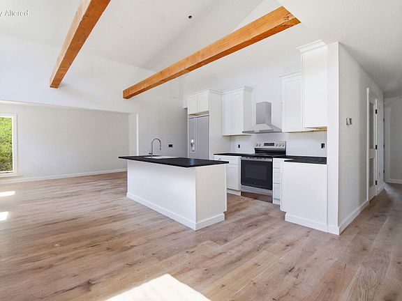 4th image of 86 Harry Kemp Way #A & B