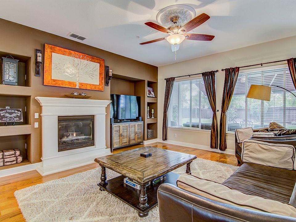 1st image of 216 Kinloch Ct