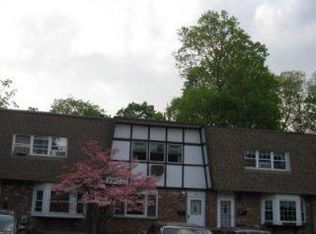 30 Roundtree Ct, Beacon, NY 12508
