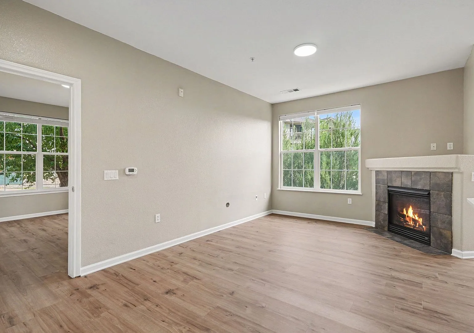 Available NOW! 2 Bedroom 1 Bath Beautiful Condo in Parker! — Photo 3