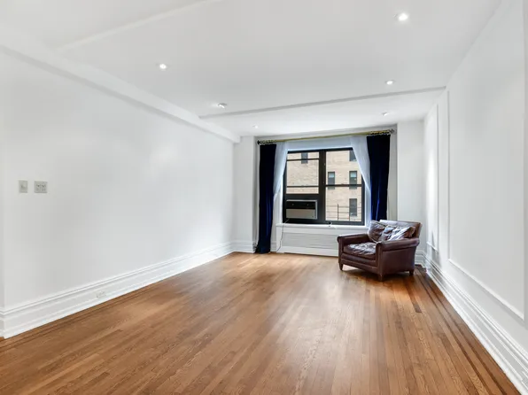 7 Park Avenue image 8 of 20