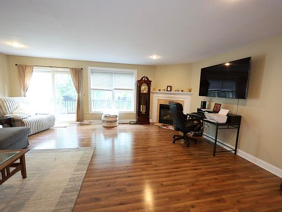 4th image of 76 Pear Tree Lane