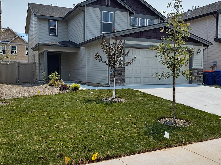 5992 S Carlburg Ave — Photo 2