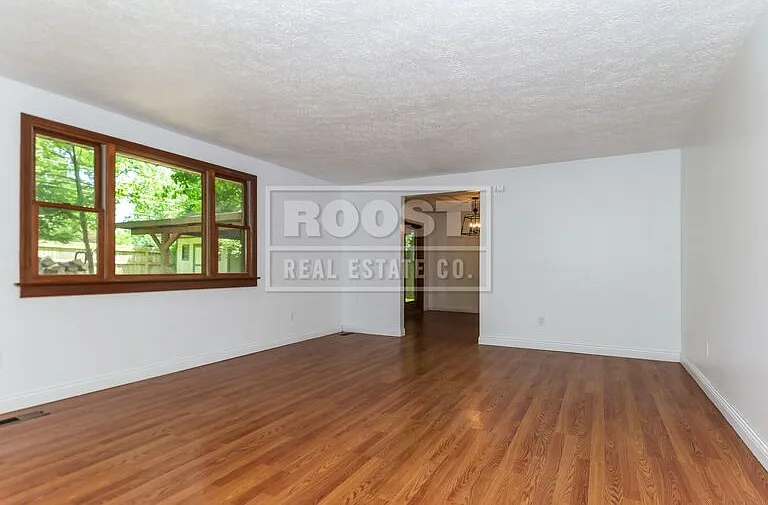 2600 Brookdale Dr — Photo 7