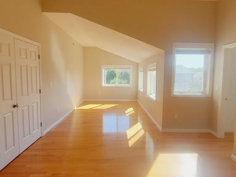 22 John Hancock Dr — Photo 20