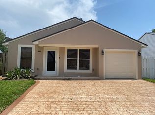 8606 SW 15th St, Pembroke Pines, FL 33025