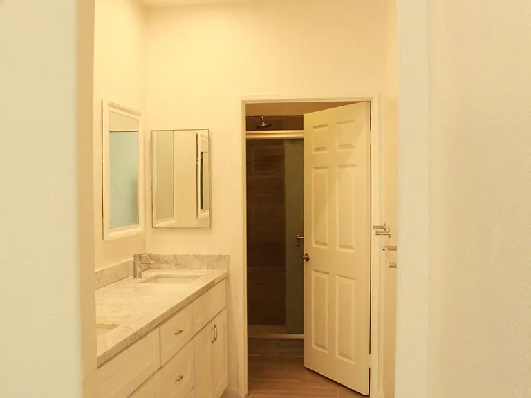 9229 Regents Rd #L125 — Photo 7