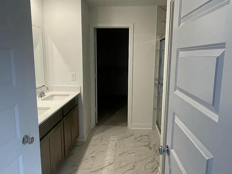 10814 Gates Creek Dr — Photo 15