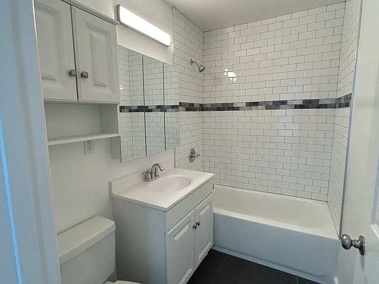2434 5th St #202 — Photo 15