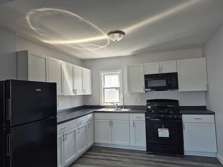 1700 Hayes St #A-B — Photo 2