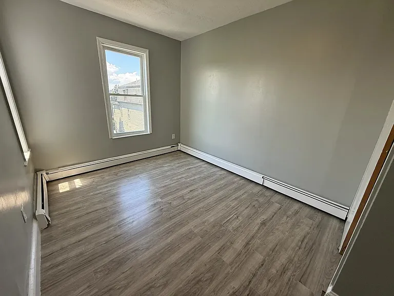 26 Alpine Pl #3 — Photo 4