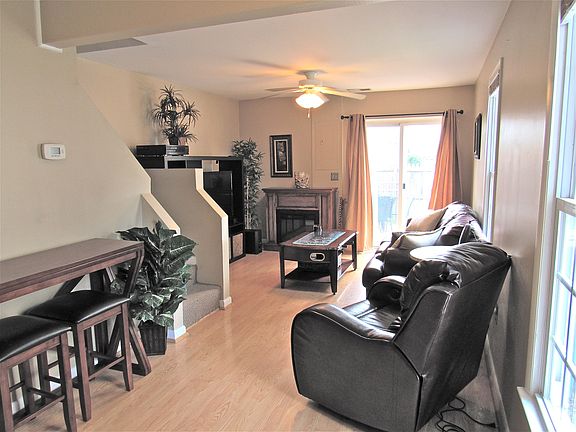 3rd image of 13858 Beaujolais Ct