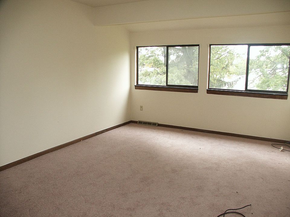 2nd image of 5671 Saranac Dr