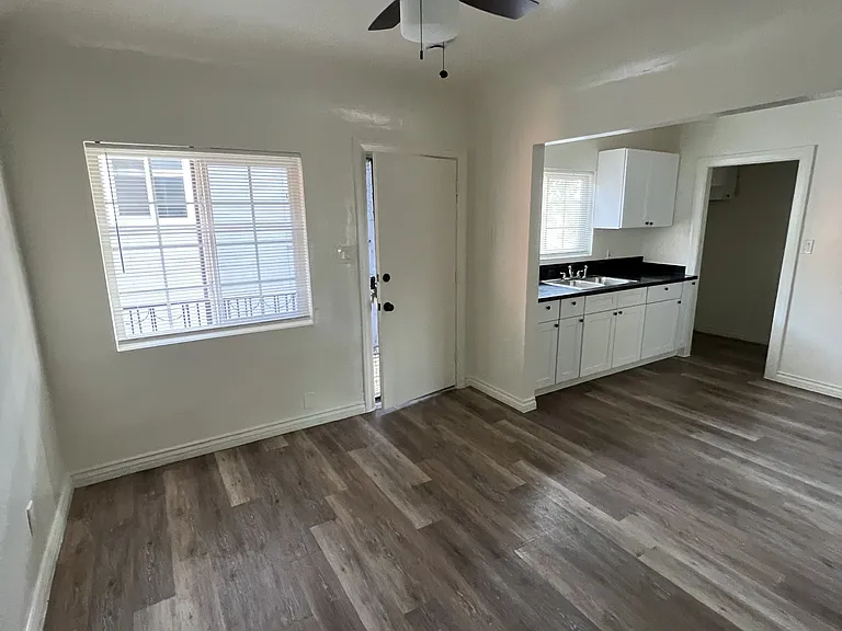 2755 E 58th St #H — Photo 5